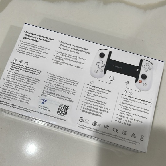 Backbone generation One mobile gaming controller iPhone PlayStation edition - Picture 2 of 6